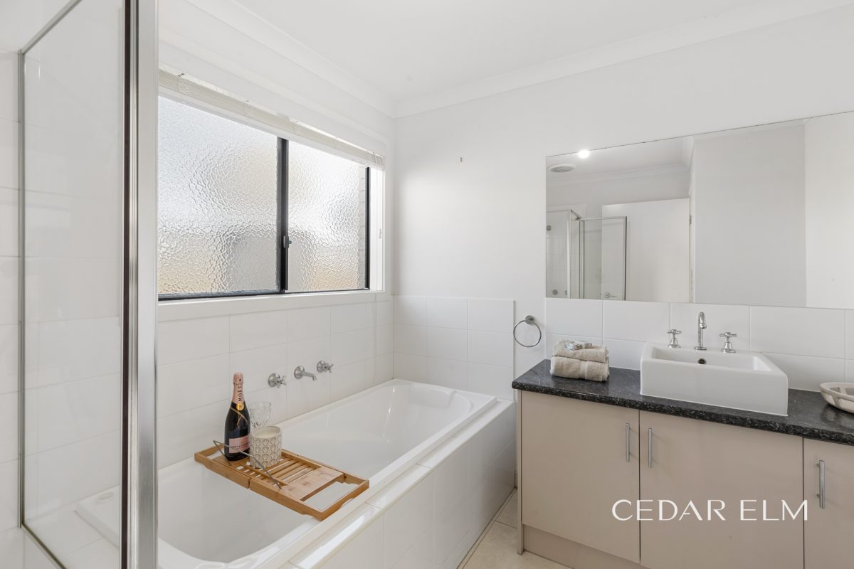12 Skyward Drive, SANCTUARY LAKES  VIC  3030, Point Cook - Thumbnail 7