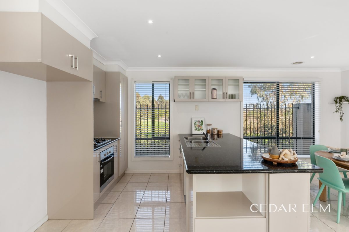 12 Skyward Drive, SANCTUARY LAKES  VIC  3030, Point Cook - Thumbnail 8